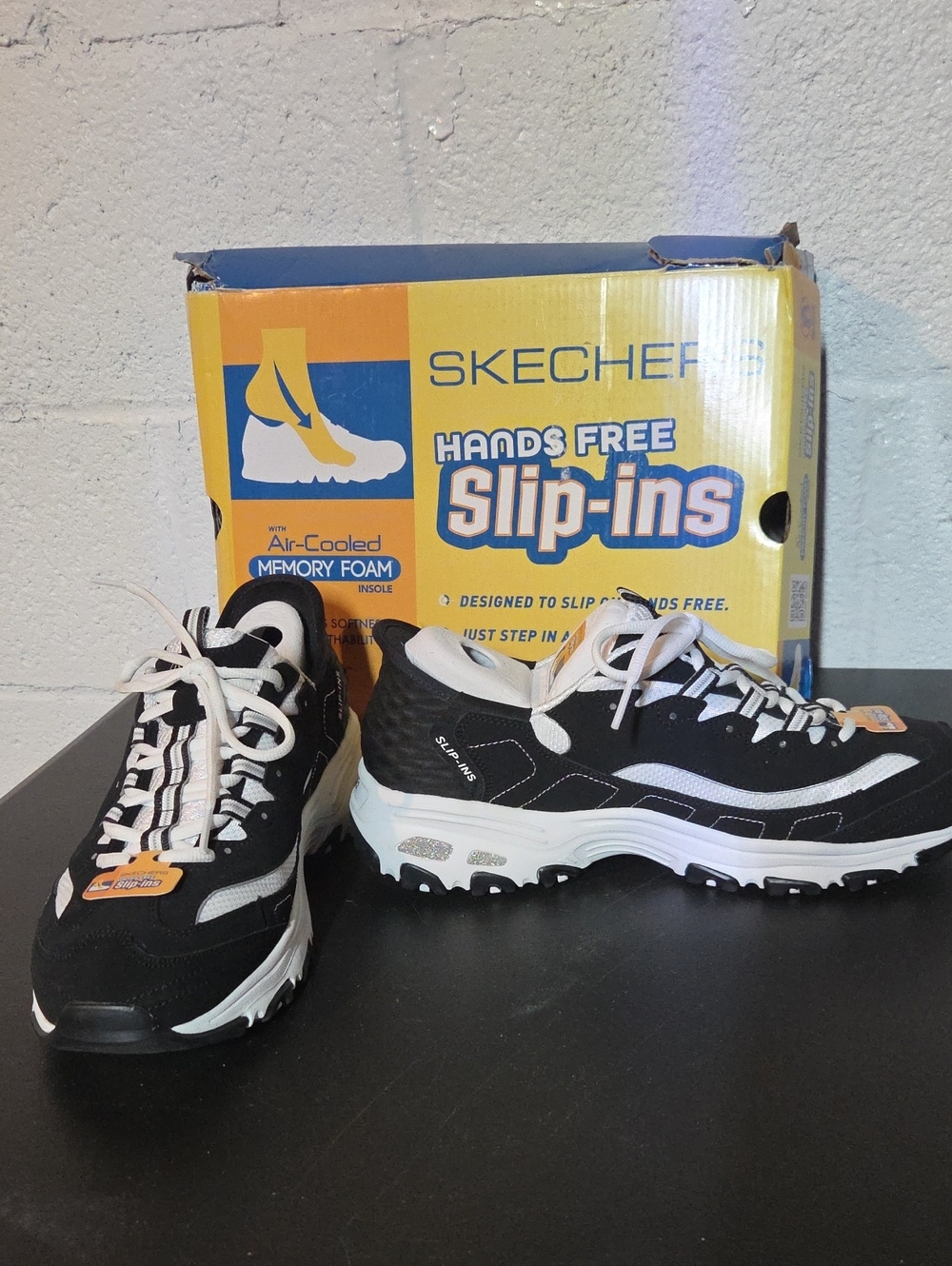 Skechers Womens New Classic Black & White Slip-In Sneakers with Memory Foam
